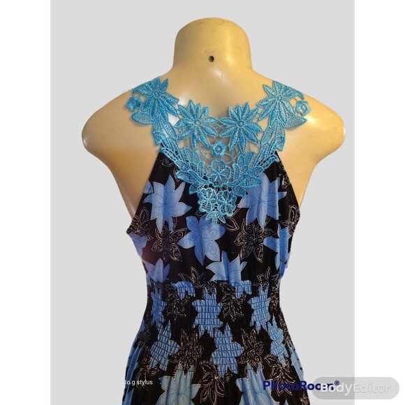 Light Blue Dress With Embroidered Back - Picture 3 of 5